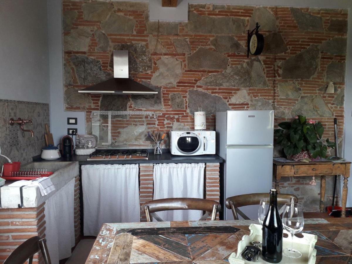 Casa De Servi Lucca Esterno foto